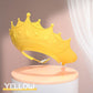 👑 Bonnet de douche imperméable bébé – Bord relevé anti-eau (yeux et oreilles protégés), boucle ajustable – Matériau PP+TPE inodore et antibactérien – Modèle couronne dessin animé (3 couleurs) – Dès 6 mois 🛁✨