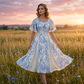 👗🔥🌸 PROMO -50% ! Robe Évasée à Manches Flottantes – Imprimé Floral Vintage, Tissu Fluide & Taille Marquée (Bleu/Blanc, S-5XL)