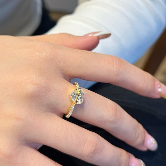 Bague cœur avec délicat détail nœud papillon – Cadeau élégant pour elle 💍🎀