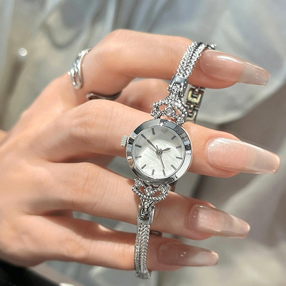 Montre pour femme avec cadran nacre élégant