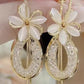 Boucles d'Oreilles Pendantes Élégantes à Fleurs et Pompons
