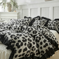 🐆 -50% MAINTENANT ! 🛌 Parure de Couette Imprimé Léopard à Volants – Tissu doux, détail volant chic & imprimé vibrant – Parfait pour une chambre audacieuse et cosy ✨