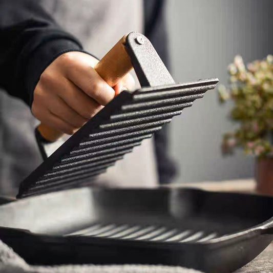🥩🔥 Presse à steak et burger en fonte – Manche en bois, cuisson uniforme, aplatit et saisit la viande pour des burgers juteux et des steaks parfaitement dorés 🍔👌